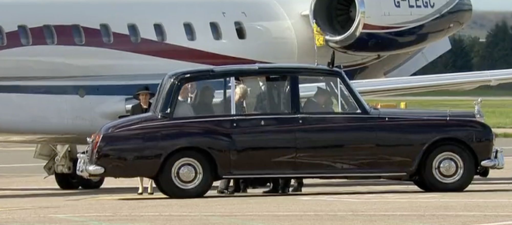 The UK's King Charles III arrived in Edinburgh in a Legacy 600 aircraft.