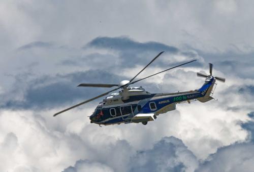 Airbus H225 in flight using 100% sustainable aviation fuel