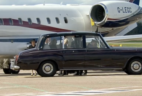 The UK's King Charles III arrived in Edinburgh in a Legacy 600 aircraft.