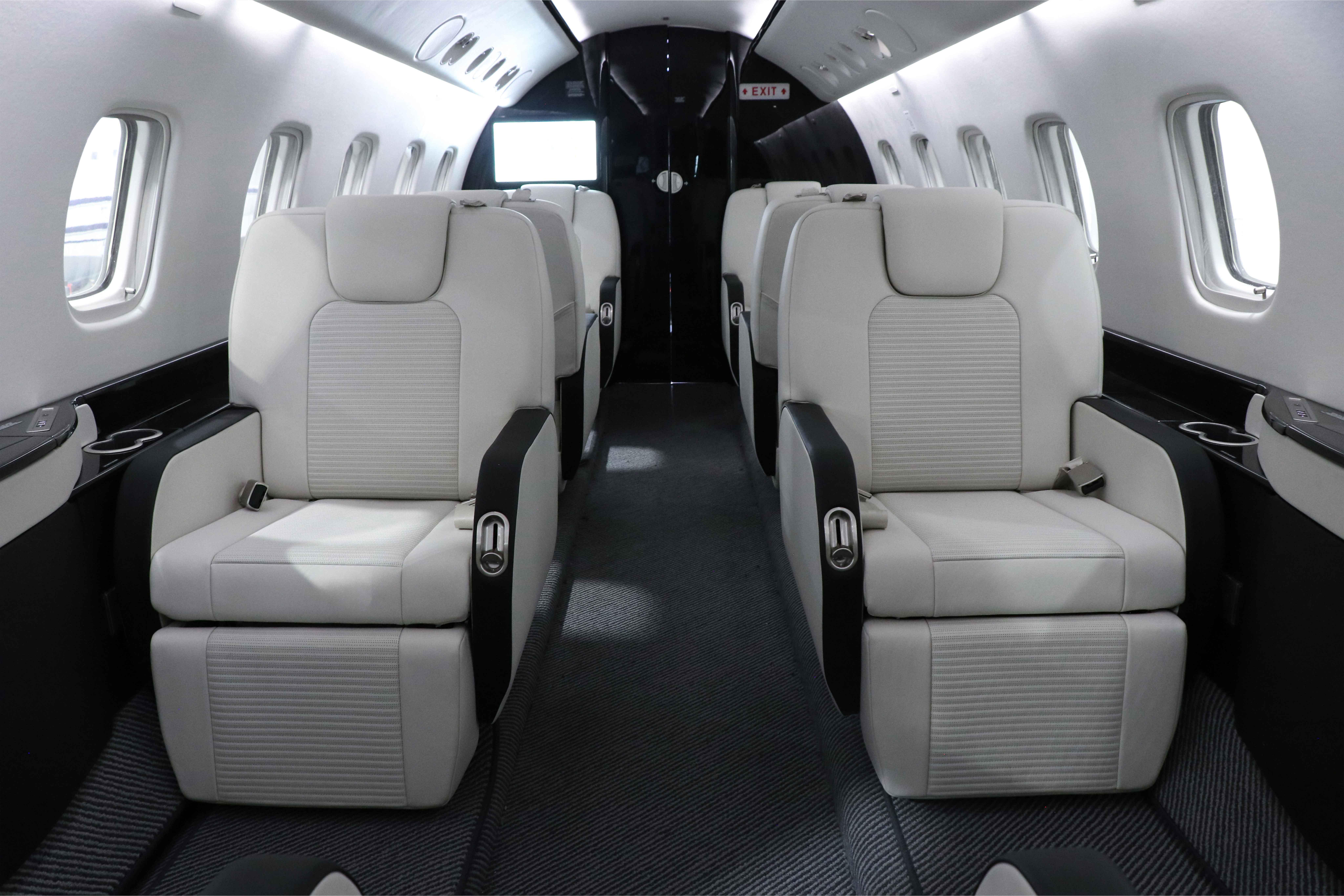 Legacy 600 interior