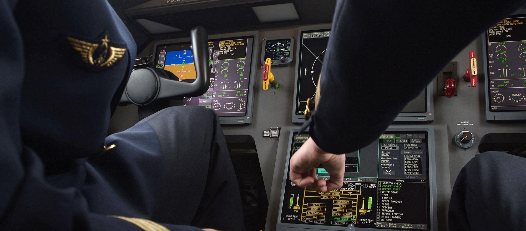 Falcon 2000 series cockpit