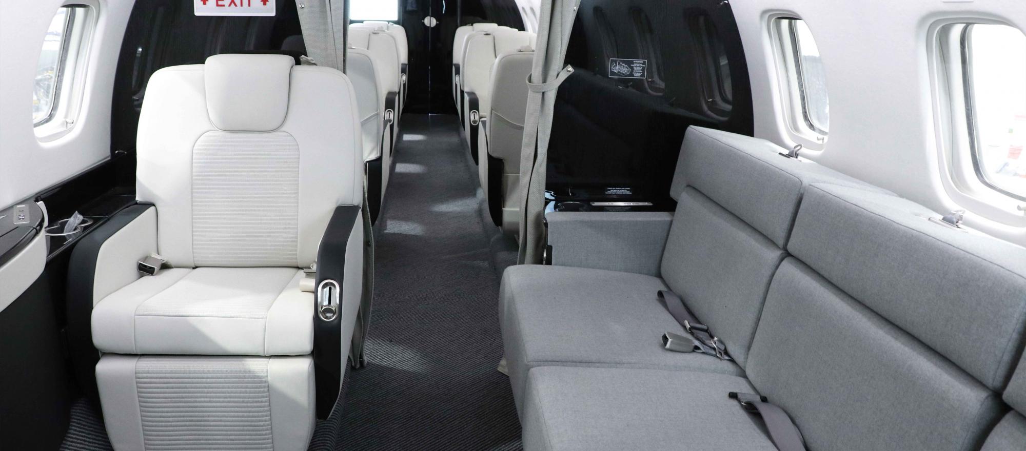 Legacy 600 interior
