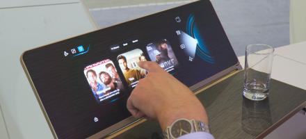 Demo: An Aircraft Tray Table That Turns Into A Tablet