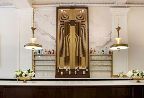 Magnolia Hotel, Denver