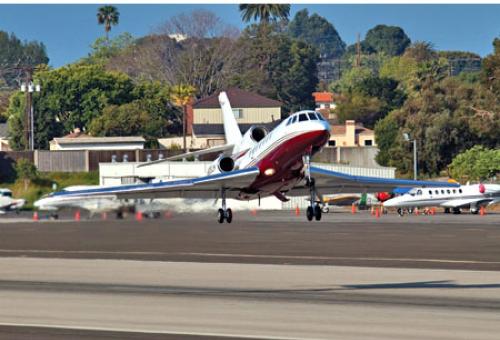 People who live near southern California's Santa Monica airport have complain