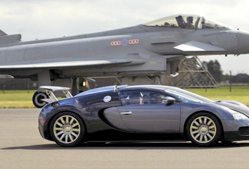 The Eurofighter Typhoon and the Bugatti Veyron at the start of the “ultimate”