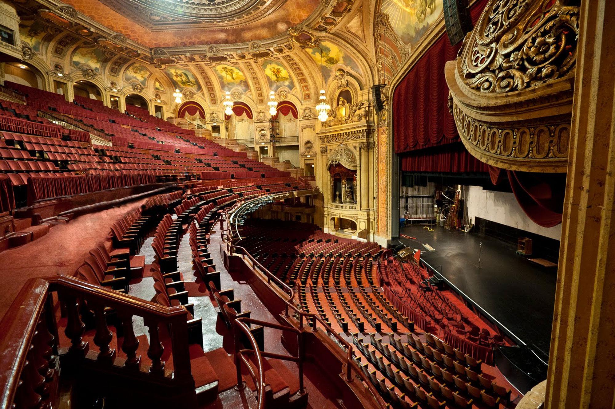 The year of the theater. Оперный театр в Чикаго. Театр Лондейл в Чикаго. Оперный театр Чикаго в 1921 году. Театр Чикаго внутри.
