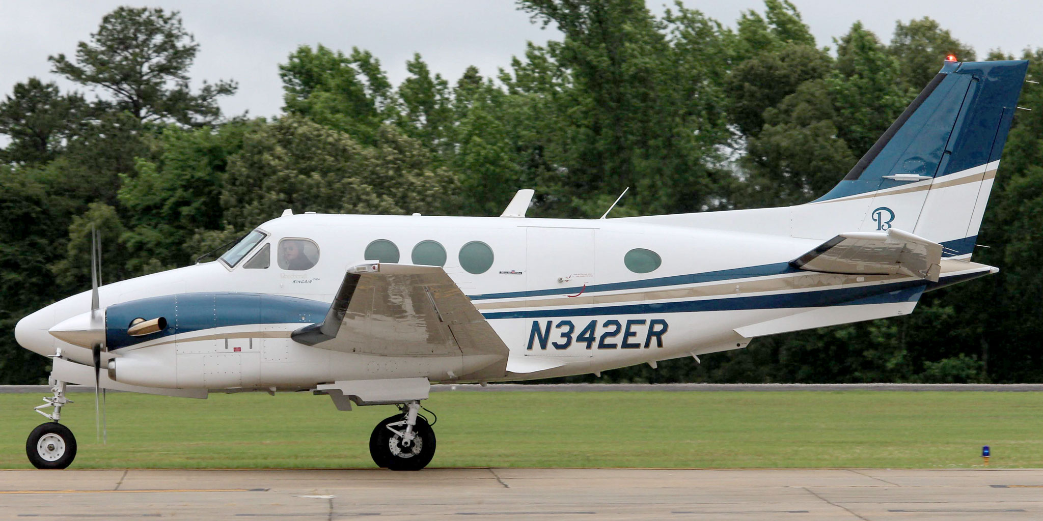 Pilot of Stolen King Air in Tupelo, Mississippi, Threatens Walmart